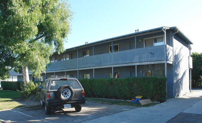 398 N Fair Oaks Ave in Sunnyvale, CA - Foto de edificio - Building Photo