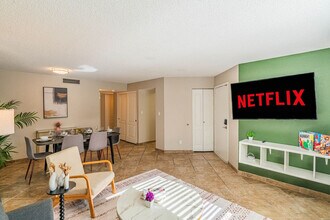 8550 E McDowell Rd in Scottsdale, AZ - Foto de edificio - Building Photo