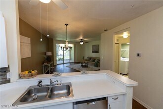 12040 Summergate Cir, Unit 102 in Ft. Myers, FL - Building Photo - Building Photo