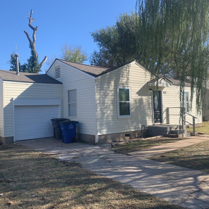 1523 N Columbia Ave in Tulsa, OK - Building Photo