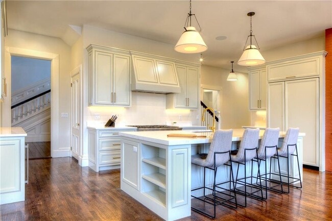 30 Red Cross Ave in Newport, RI - Building Photo - Building Photo