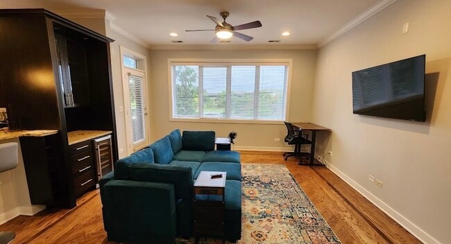 2128 W Van Buren St, Unit 2 in Chicago, IL - Building Photo - Building Photo