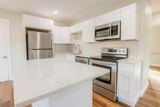 6264 2nd Ave N in St. Petersburg, FL - Building Photo - Building Photo