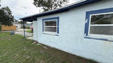 2410 38th Ave N in St. Petersburg, FL - Building Photo - Building Photo