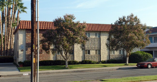 Casa Granada Apartments in Riverside, CA - Building Photo - Building Photo