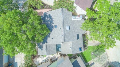 923 Cranberry Hill Ct, Unit 104 in Houston, TX - Building Photo - Building Photo