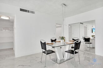 3901 S Ocean Dr in Hollywood, FL - Building Photo - Building Photo