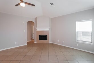 2113 Beacon Way in Fort Worth, TX - Building Photo - Building Photo