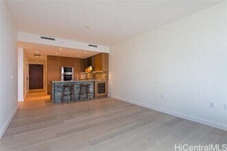 1100 Ala Moana Blvd in Honolulu, HI - Foto de edificio - Building Photo