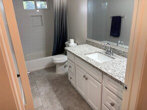 9511 Bundy Ln in Houston, TX - Foto de edificio - Building Photo