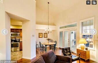 1304F Garden Wall Cir in Reston, VA - Building Photo - Building Photo