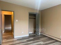 824-818 18 Ave SW in Calgary, AB - Building Photo - Building Photo