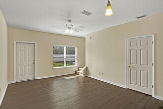 1205 Southern Stream Ct in Jacksonville, FL - Building Photo - Building Photo