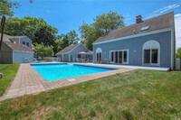 3 Remsen Ln in West Hampton Dunes, NY - Building Photo - Building Photo