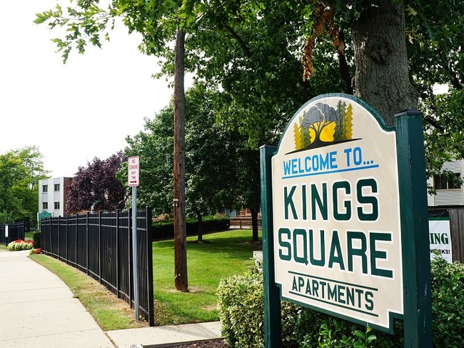 Kings Square Apartments in Landover, MD - Foto de edificio - Building Photo