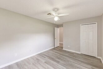 449 Ed Douglas Rd in Groveland, FL - Building Photo - Building Photo