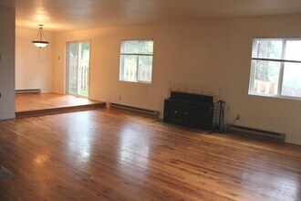 1350-1350 Parrish St in Lake Oswego, OR - Building Photo - Building Photo