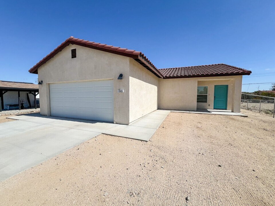 6565 Persia Ave in Twentynine Palms, CA - Building Photo