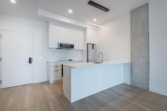 5200 Rue de la Savane in Montréal, QC - Building Photo - Building Photo