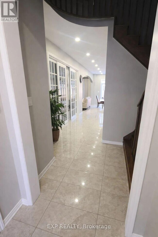 45 Queen Mary Blvd in Hamilton, ON - Building Photo - Building Photo