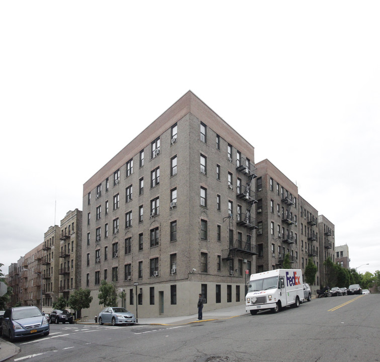 540 Audubon Ave in New York, NY - Building Photo