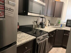 63 Burbank St, Unit 12A in Boston, MA - Foto de edificio - Building Photo