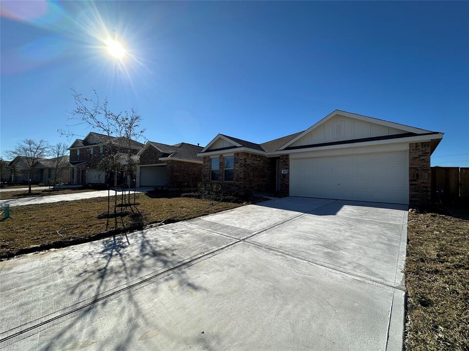 9603 Fulvetta Briar Ct in Baytown, TX - Building Photo