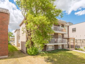 11136 124th St NW in Edmonton, AB - Building Photo