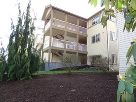 2706 Everett Ave in Everett, WA - Foto de edificio - Building Photo