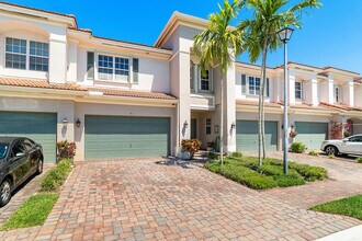 81 Nottingham Pl in Boynton Beach, FL - Building Photo - Building Photo