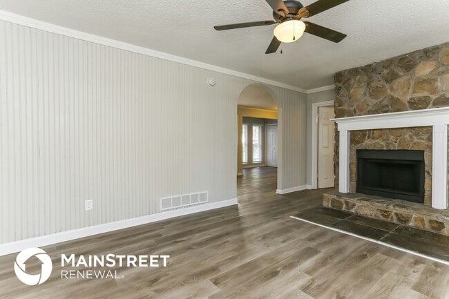 43 1st Ave E, Unit 4004 in Dallas, GA - Foto de edificio - Building Photo