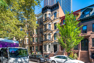 451 State St in Brooklyn, NY - Foto de edificio - Primary Photo