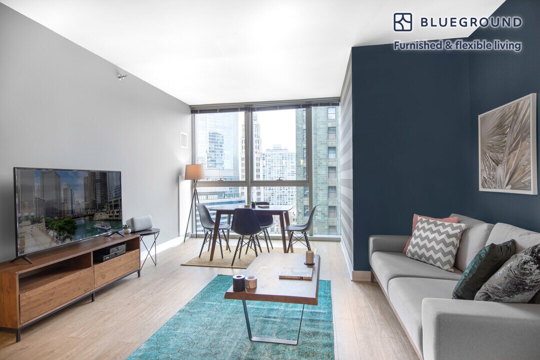 201 N Garland Ct in Chicago, IL - Building Photo