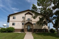 Village Park in Fargo, ND - Foto de edificio - Building Photo