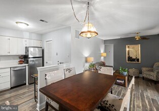 17 Chelsea Ct in Washington Township, NJ - Building Photo - Building Photo