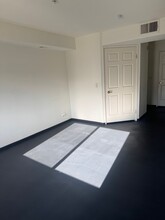 15455 Sherman Way, Unit 11 in Van Nuys, CA - Building Photo - Building Photo