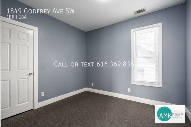 1849 Godfrey Ave SW in Wyoming, MI - Building Photo - Building Photo