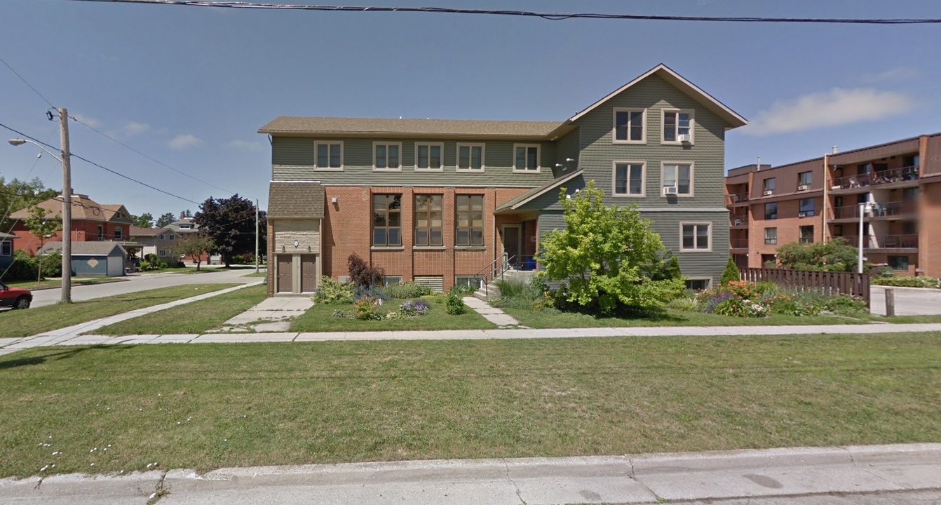 18 Waterloo St S in Goderich, ON - Building Photo