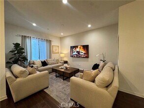 21 Gramercy in Irvine, CA - Building Photo - Building Photo