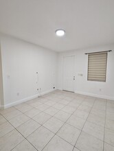 10781 NW 81st Ln in Doral, FL - Building Photo - Building Photo