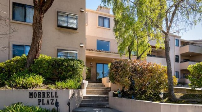 777 Morrell Ave, Unit 209 in Burlingame, CA - Foto de edificio - Building Photo