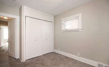12904 Thornhurst Ave in Garfield Heights, OH - Building Photo - Building Photo