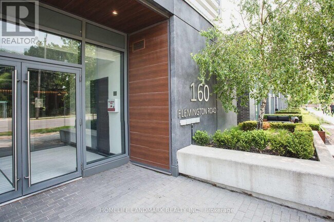 160 Flemington Rd in Toronto, ON - Building Photo - Building Photo