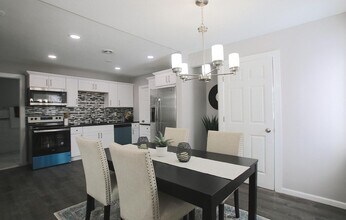 220 E 27th St in Minneapolis, MN - Building Photo - Building Photo