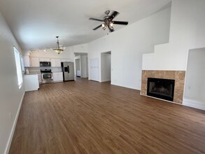 7504 W Jenan Dr in Peoria, AZ - Building Photo - Building Photo