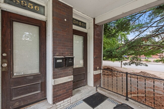 5956 Kingsbury Ave, Unit 1F in St. Louis, MO - Building Photo - Building Photo