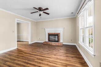 701 Sleepy Creek Dr in Durham, NC - Foto de edificio - Building Photo