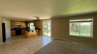 16316 NE 43rd Way in Vancouver, WA - Building Photo - Building Photo
