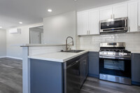 1206 Gladys Ave in Long Beach, CA - Building Photo - Interior Photo