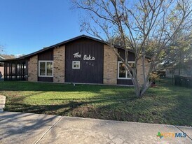 508 E Travis St in Luling, TX - Building Photo